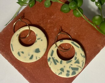 Terrazzo l Paire de boucles d'oreilles l Unique l ronde l vert-beige