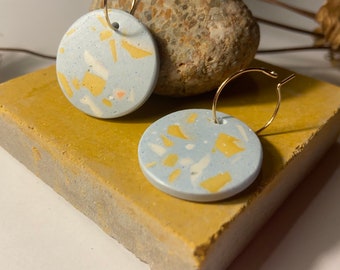 Terrazzo l Pair of earrings l Unique l round-small l blue-yellow