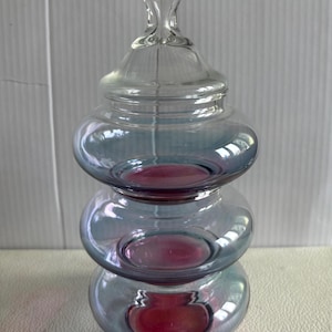 Juego de botes apilables de 3 niveles estilo mediados de siglo, bombonera fucsia Anchor Hocking, 24 cm de altura.