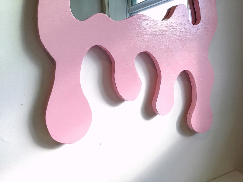 Smältande spegel | Droppande spegel | Droppande spegel | Vågig krusidull | Rosa spegel | Funky spegel | Dansk pastell | Hängande spegel bild 6