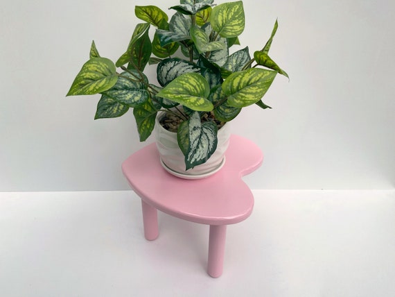 Heart Plant Stand | Heart Table | Maximalist Decor | Eclectic Decor | Funky Decor | Wavy Table | Aesthetic Home Decor | Side Table