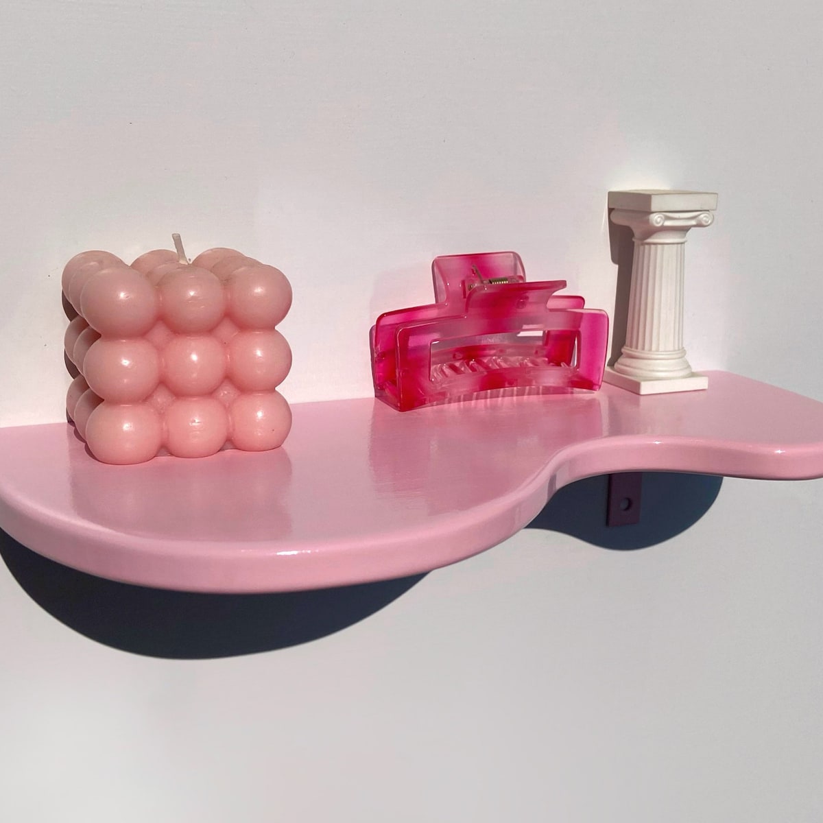 Wavy Shelf Squiggle - Coral