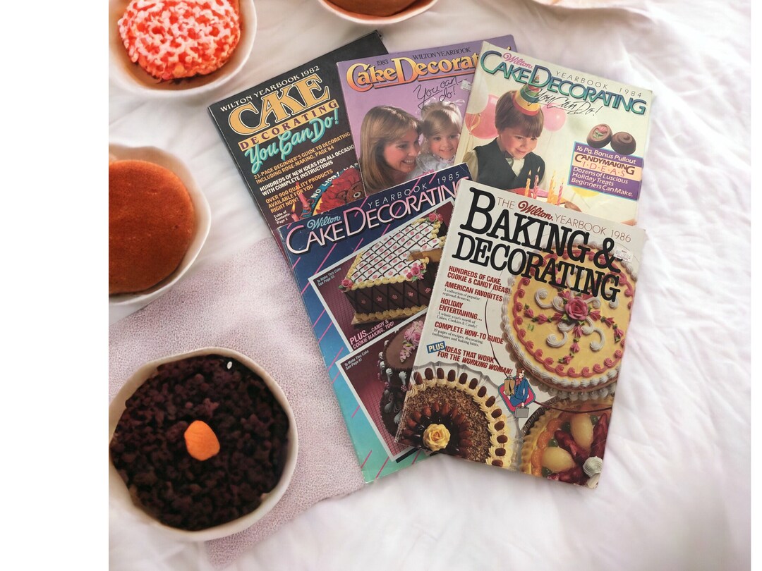 Wilton Cake Decorating Yearbooks Vintage Baking Holiday Baking