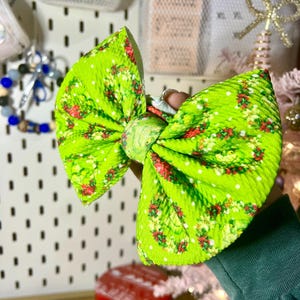 Green guy Hair Bow | cute bow | grinch bow | mean one bow| big bow | Christmas bow
