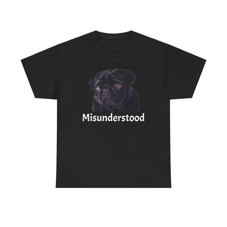 Misunderstood Pug Tee - Süßes Unisex Shirt, entzückendes und schrulliges Design, perfektes Geschenk für Mops-Liebhaber und Hunde-Enthusiasten Bild 6