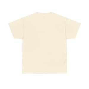 Misunderstood Pug Tee - Süßes Unisex Shirt, entzückendes und schrulliges Design, perfektes Geschenk für Mops-Liebhaber und Hunde-Enthusiasten Bild 2