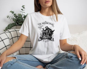 Tis Medicinal Mlord Frog Shirt, Funny Medieval Frog Tee, Cottagecore Frog Shirt, Vintage Frog Graphic Tee, Goblincore Witchy Toad Shirt
