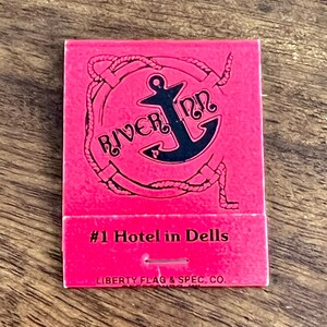 Vintage Wisconsin Matchbook - Vintage Motel Matches - River Inn, Wisconsin Dells, WI