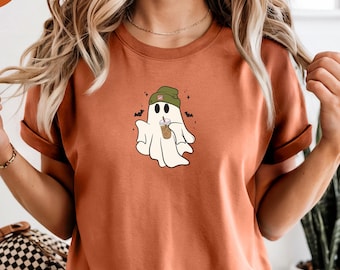 Bonita camiseta de café helado con fantasmas, colores cómodos para Halloween