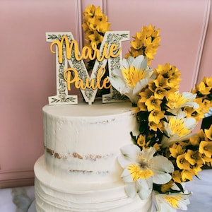 Adorno para tarta de madera con letras florales - Letras de madera con grabado floral