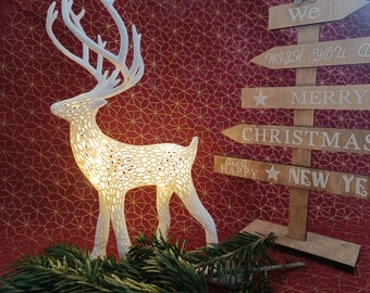 Cerf Lumineux au style Voronoi - décoration élégante pour les festivités