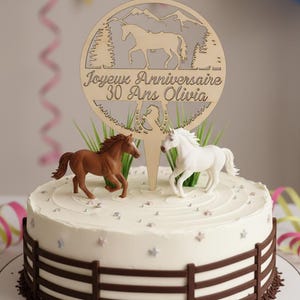 Cake Topper Élégant cheval pour une Déco Équestre Parfaite