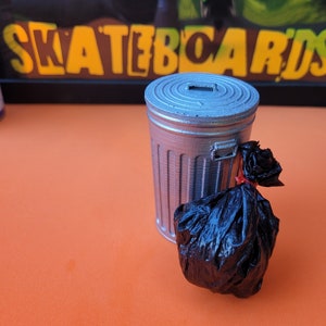 FingerbombSK8boards custom Fingerboard Obstacles (Trash Can)