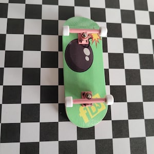 FingerbombSK8boards 34 mm Complete Fingerboard Real wear graphics (BF)