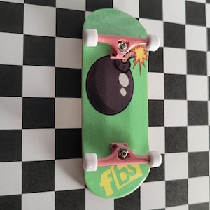 FingerbombSK8boards 34 mm Complete Fingerboard Real wear graphics (BF)