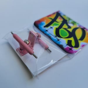 FingerbombSK8boards Pro series 34mm standard kingpin Alloy Trucks (Pink)