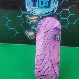 FingerbombSK8boards custom 34 mm Fingerboard deck Artist Series (&quot;Grieve&quot;) Real wear graphics