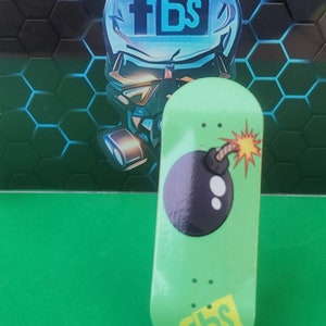 FingerbombSK8boards custom 34 mm Fingerboard deck &quot;Fuse&quot; Real wear graphics