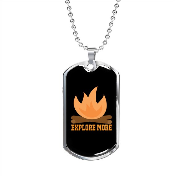 Collier campeur Explorez plus Collier feu de camp Médaillon en acier  inoxydable ou en or 18 carats, chaîne de 61 cm 24 po. -  France