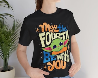 Möge der Vierte mit dir sein T-Shirt, Unisex Kurzarm Shirt, Star Wars Fan Bekleidung, Geschenk für Sci-Fi Liebhaber, bequeme Freizeitkleidung