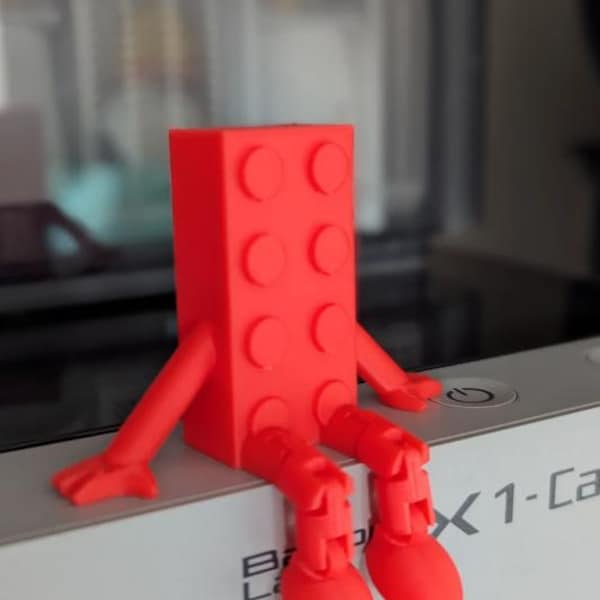 BrickBuddy: 3D Printed Building Brick Figure with Articulated Legs