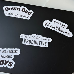 Pegatinas y calcomanías de TTPD - Quincena / Florida / Culpable como el pecado / ¿Quién teme a mi pequeño? ¡PERSONALIZABLE para cualquier letra!
