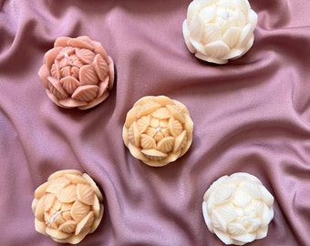 Handmade Lotus Soy Candle: Small Trendy Home Decor