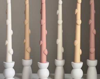 Vela cônica em formato de concha: Vela de jantar artesanal em cera de soja