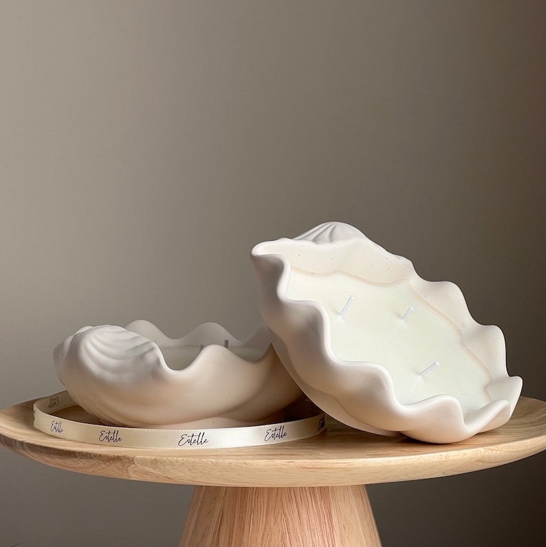 EstelleStudioCA Clam Shell Soy Wax Candle - Thumbnail 3