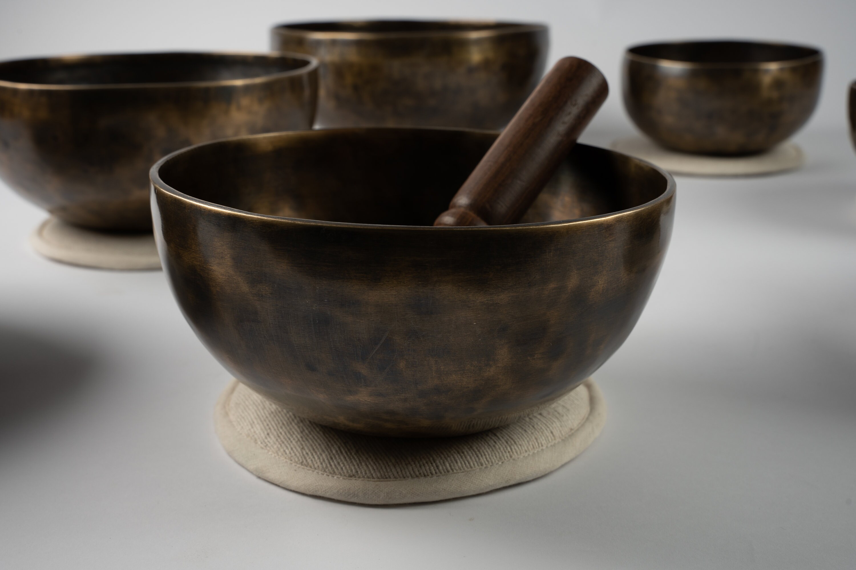 Full Moon Singing Bowl Set of 7 Chakra Note Tuned-seven Chakra Healing ...