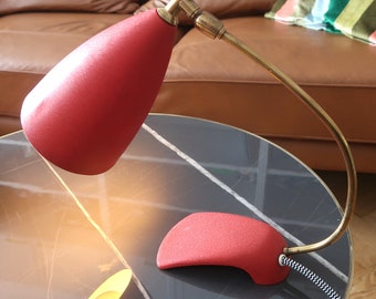 Lámpara de escritorio Louis Kalff Stilnovo roja de los años 50