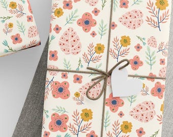 Papier cadeau floral bohème, emballage cadeau folklorique abstrait de fleurs et de feuilles pour le printemps, un anniversaire, des cadeaux de fête des mères