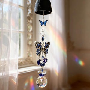 Hängende Hexenglocken für Fenster, Witchmas Suncatcher Glocke, Einzigartige Weihnachtsschmetterling Sun Catcher Dekor, Heidnische Glocken für Türklinke, Yule Geschenke
