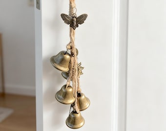 Cloches de sorcière abeille à suspendre pour poignée de porte, sonnettes celtiques, breloques de protection de porte, ornement suspendu à la fenêtre, décoration païenne, cadeaux de pendaison de crémaillère