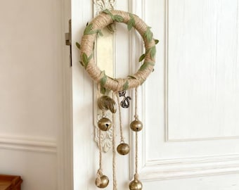 Campanelle da strega con ghirlanda ad anello per la protezione delle porte, campanelle da strega fatte a mano per il tempio, regalo perfetto per le streghe, decorazione pagana per lei, arte popolare decorativa