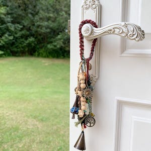 ボヘミアン風のウィンドチャーム、ドア保護用の魔女のベル、吊り下げ式ドアノブ保護ベル、ロープに吊り下げるベル、ガーデンオーナメント