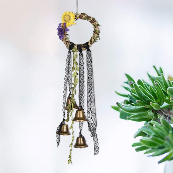 Lot De 2 Carillons Éoliens Avec Cloches De Sorcière, Cintres De Porte De Protection Suspendus, Décorations De Fenêtre De Porte Suspendues Avec Cloches À Vent, Couronne En Rotin Pour