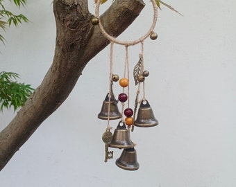 Protección para el hogar, campanas de bruja para puerta, campanas celtas, campanas de bruja, campanas de protección, protección espiritual, regalos para un nuevo hogar