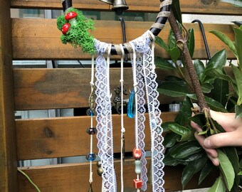 Campane Magiche Protezione Strega Wiccan – Carillon A Vento Con 6 Campane In Metallo E Juta – Stile Gotico - Foto 2