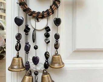 Sinos de bruxa preta, sinos de Halloween para proteção de portas, amuletos de proteção de portas, decoração estética de bruxaria, suprimentos para bruxaria e magia, presentes de Wicca