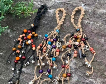 Handgemaakte heksenbellen voor huisbescherming, geweven beschermengel, Wicca-amulet om boze geesten af te weren, uniek cadeau-idee voor hekserij