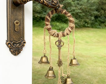 Anneau en osier de grelots protecteurs, bannir l'énergie négative, breloque magique folklorique pour la maison et le jardin, couronnes de cloches bohèmes cottagecore