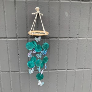 Malachite Green Round Capiz Shell Wind Chime, Comewith Wall Stand Hanging Indoor Outdoor windchime ,  Shell Mobile, Coastal Decor