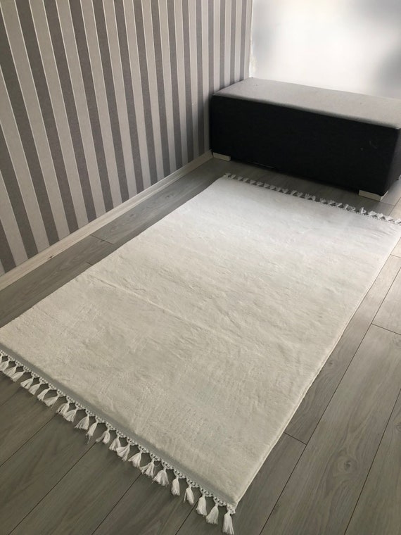 White Plush Rug, White Feather Rug, White Fringed Rug, White Soft Rug, For Living Room And Bedroom, Washable Rug, Non Slip Rug, Leather Sole