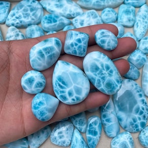 Cabochon di Larimar AAA: gemma blu naturale per la creazione di gioielli