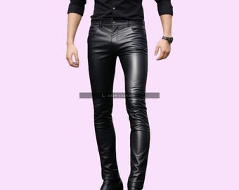 Pantalone uomo con tasca a toppa dietro in contrasto colore