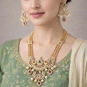 Conjunto de collar Kemp Rani Haar: joyería de pavo real en oro mate