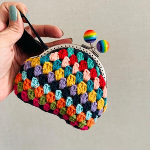 Carteiras quadradas feitas à mão da vovó – Uma mistura de charme vintage e artesanato, porta-moedas feito à mão, carteira de crochê feminina, bolsa com fecho de beijo