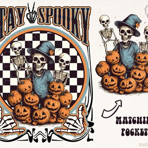 Puede incluir: Un dise&ntilde;o gr&aacute;fico de tem&aacute;tica de Halloween con un esqueleto que lleva una camisa azul y un sombrero de bruja, rodeado de calabazas. El texto "Stay Spooky" se muestra encima del esqueleto.
