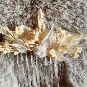 White and cream comb in dried flowers, ideal wedding hairstyle image 4